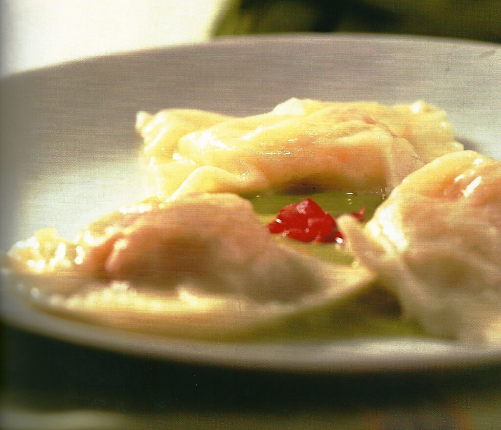 Ravioli di gamberi con salsa di piselli