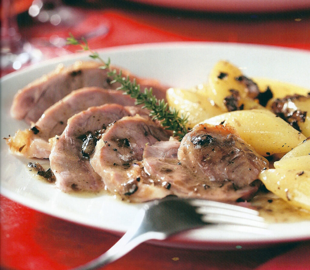 Stinco di vitello al forno con patate arrosto